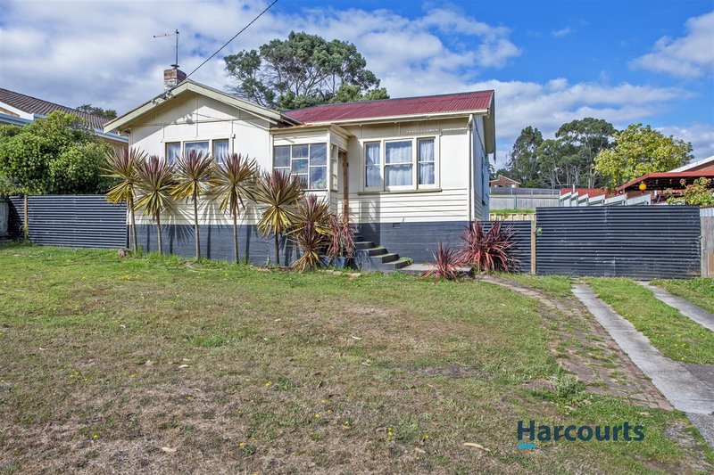 7 Russell Street, Penguin TAS 7316