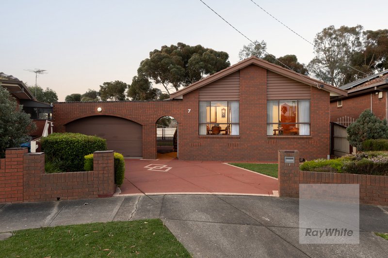Photo - 7 Rustic Court, Thomastown VIC 3074 - Image 1