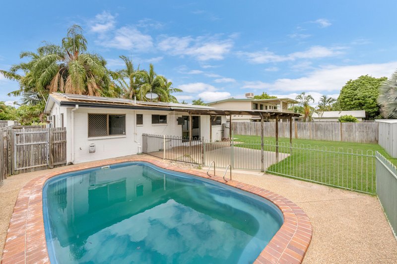 Photo - 7 Ryrie Crescent, Rasmussen QLD 4815 - Image 2