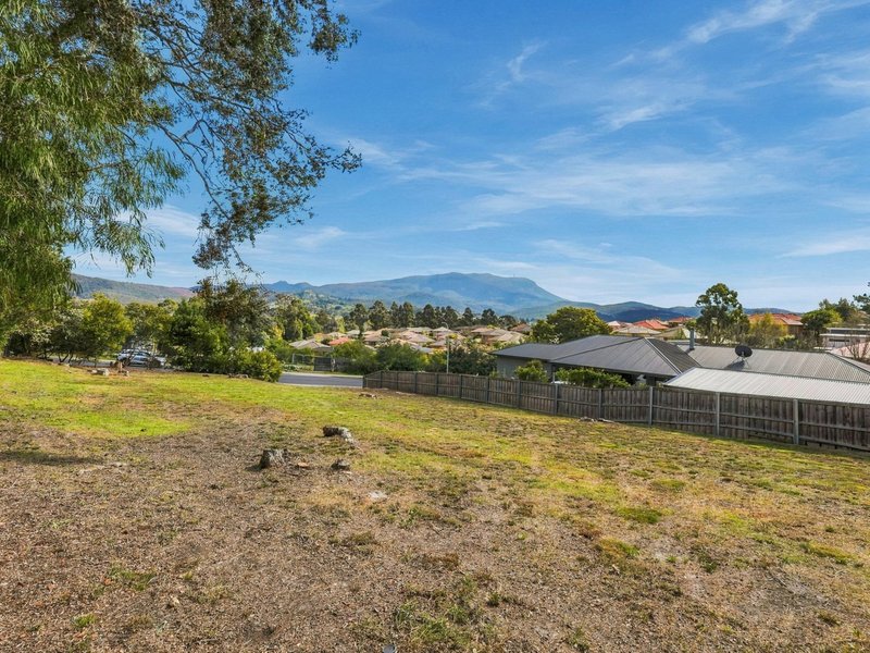 Photo - 7 Saffron Drive, Kingston TAS 7050 - Image 2