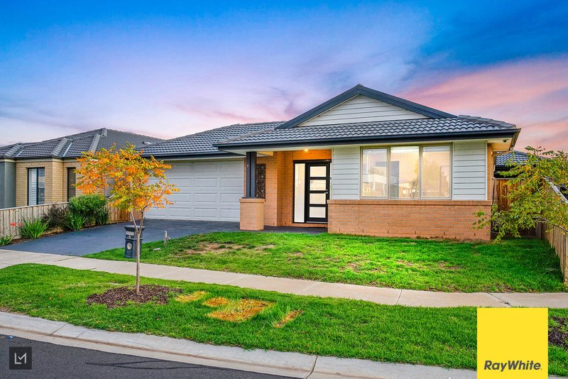 Photo - 7 Samsara Avenue, Truganina VIC 3029 - Image 3