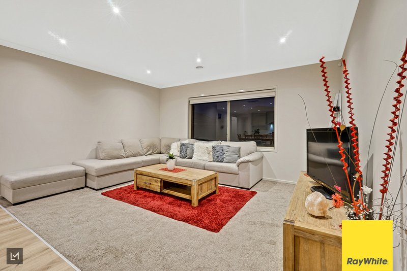 Photo - 7 Samsara Avenue, Truganina VIC 3029 - Image 6