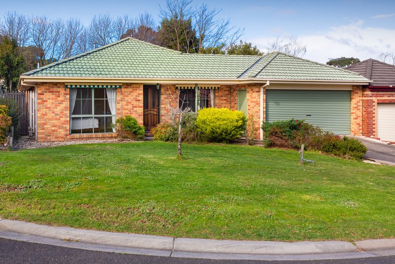 7 Samuel Close, Berwick VIC 3806