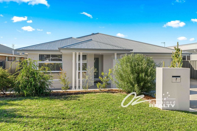Photo - 7 Sand Drift Way, Vincentia NSW 2540 - Image 2