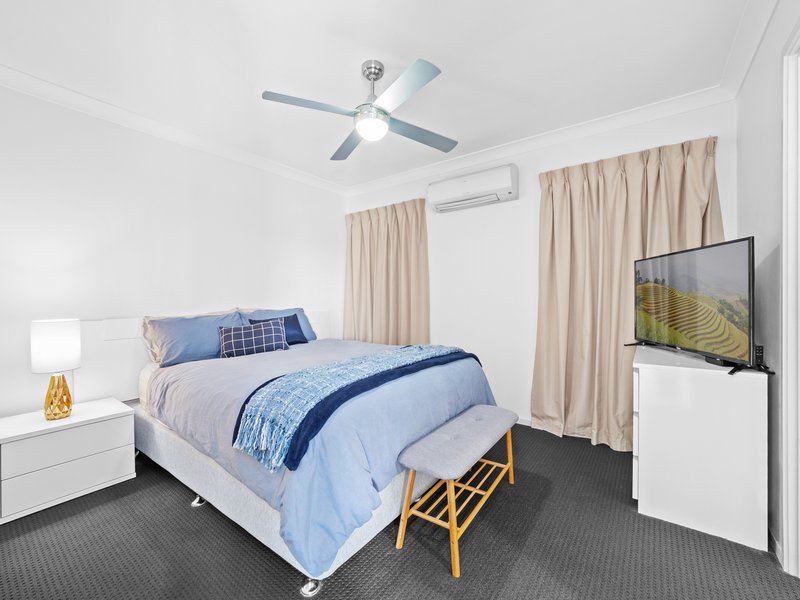 Photo - 7 Sandell Street, Yarrabilba QLD 4207 - Image 6