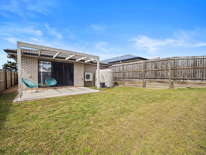 Photo - 7 Sandell Street, Yarrabilba QLD 4207 - Image 12