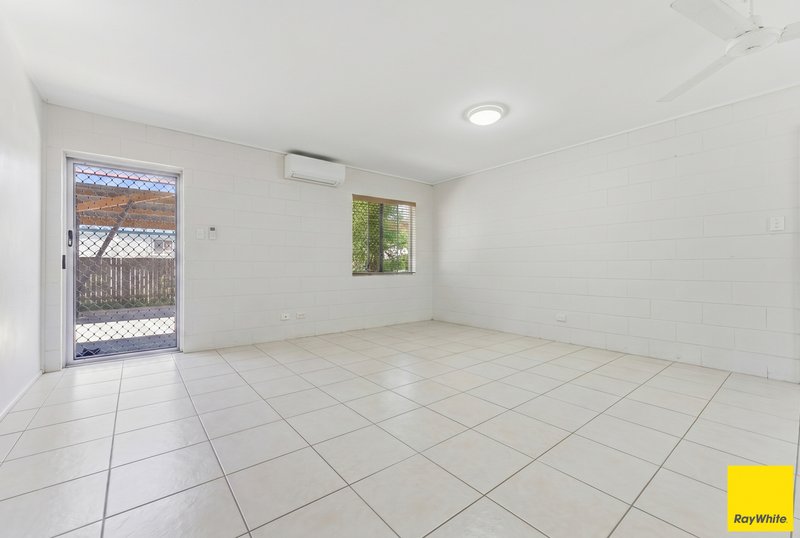 Photo - 7 Sandown Close, Woree QLD 4868 - Image 15