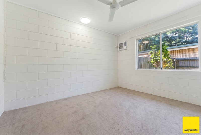 Photo - 7 Sandown Close, Woree QLD 4868 - Image 18