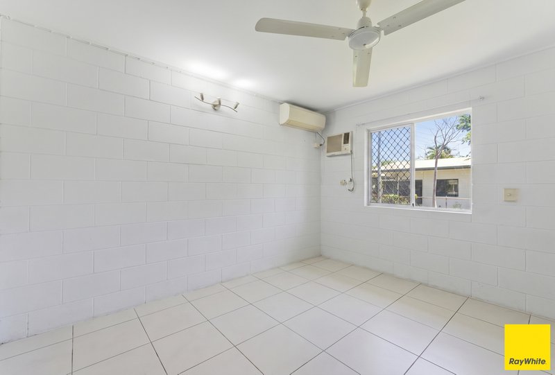 Photo - 7 Sandown Close, Woree QLD 4868 - Image 19