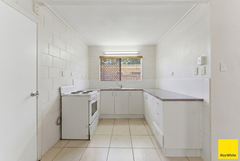 Photo - 7 Sandown Close, Woree QLD 4868 - Image 20