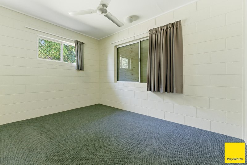 Photo - 7 Sandown Close, Woree QLD 4868 - Image 27