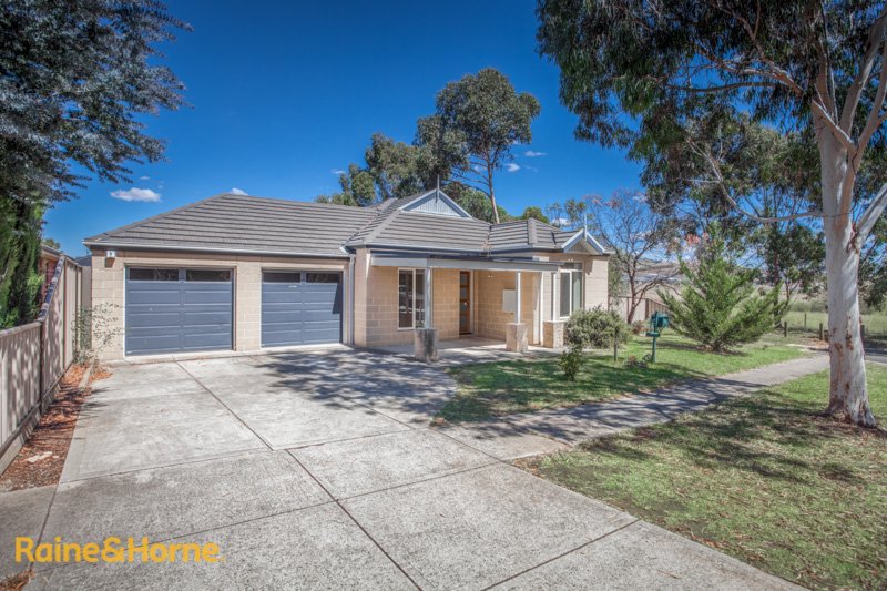 7 Sandpiper Grove, Sunbury VIC 3429