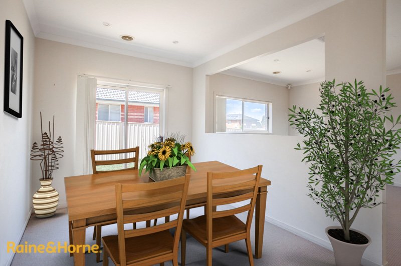 Photo - 7 Sandpiper Grove, Sunbury VIC 3429 - Image 5