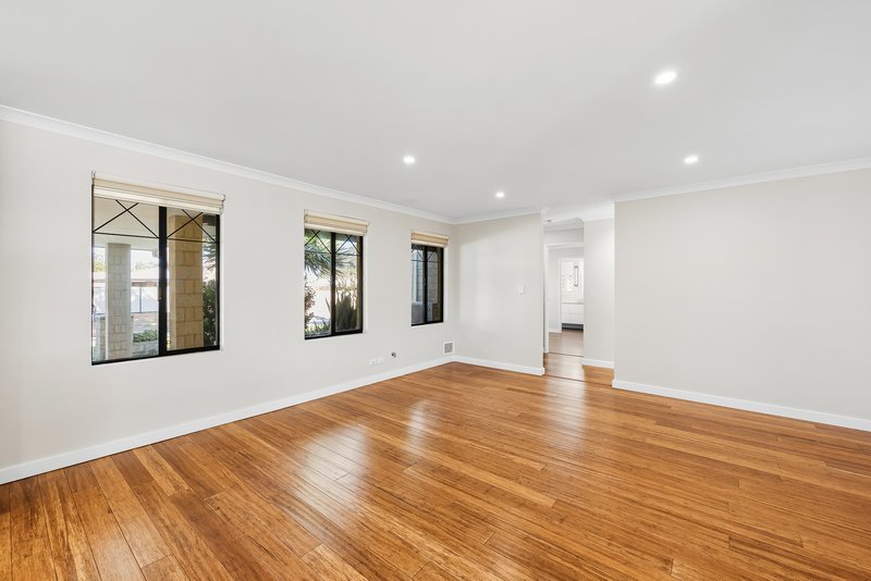 Photo - 7 Sapphire Way, Maida Vale WA 6057 - Image 4