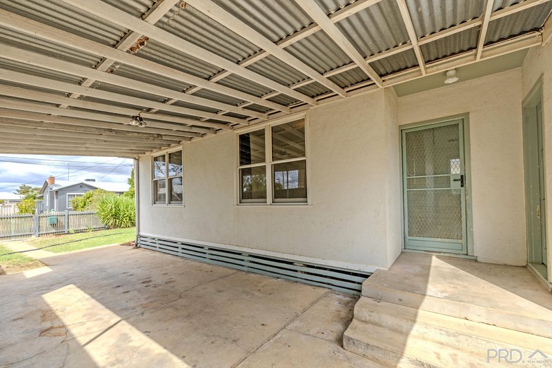 Photo - 7 Sargent Avenue, Mildura VIC 3500 - Image 2