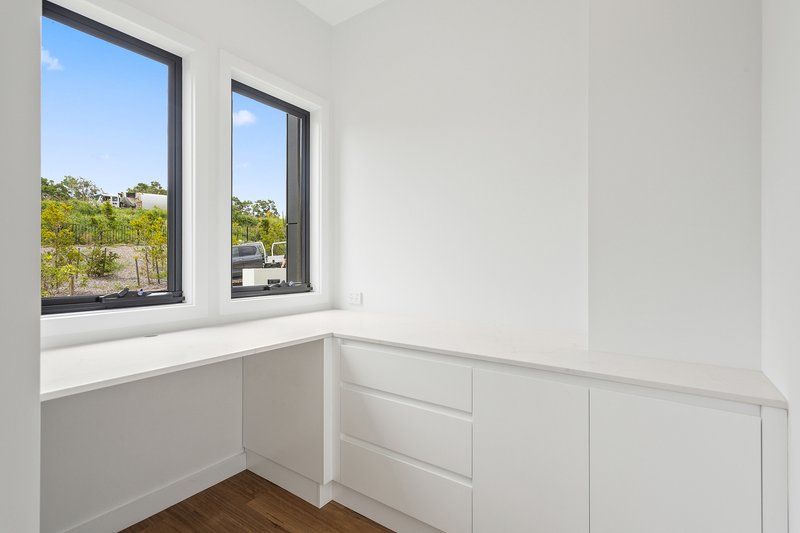 Photo - 7 Saturn Crescent, Dunmore NSW 2529 - Image 4