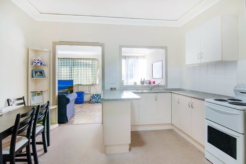 Photo - 7 Savery Crescent, Blacktown NSW 2148 - Image 3