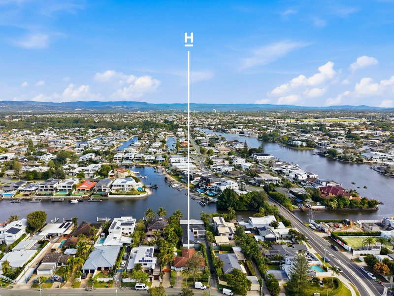 Photo - 7 Savoy Drive, Broadbeach Waters QLD 4218 - Image 12