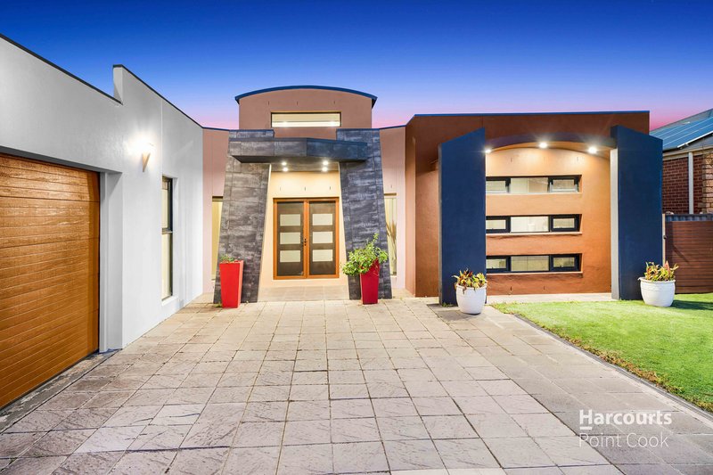 Photo - 7 Scarborough Court, Tarneit VIC 3029 - Image 2