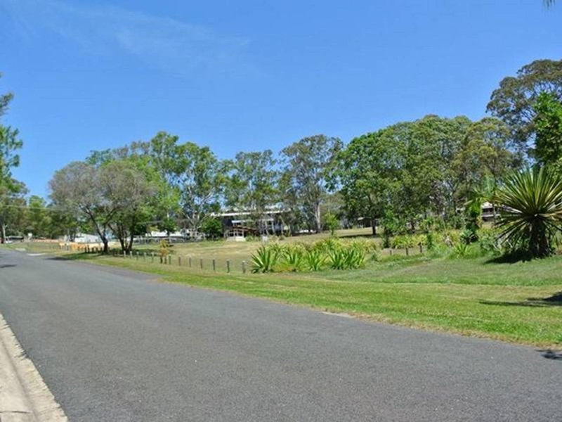 Photo - 7 Scarborough Terrace, Macleay Island QLD 4184 - Image 3