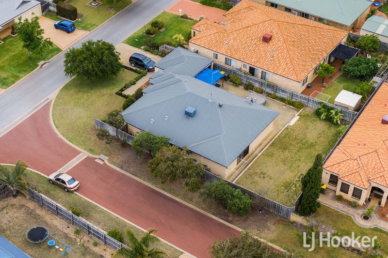 Photo - 7 Seaforth Drive, Halls Head WA 6210 - Image 2