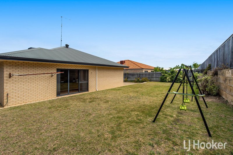 Photo - 7 Seaforth Drive, Halls Head WA 6210 - Image 13