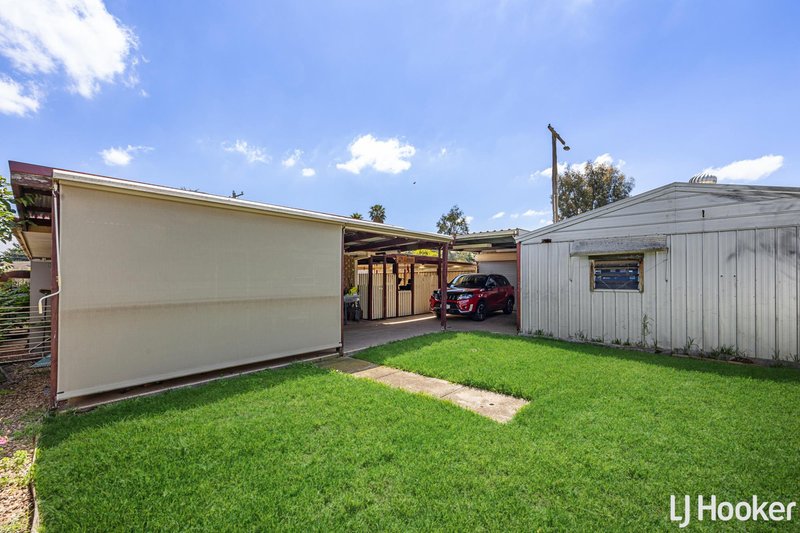 Photo - 7 Second Avenue, Melton South VIC 3338 - Image 8