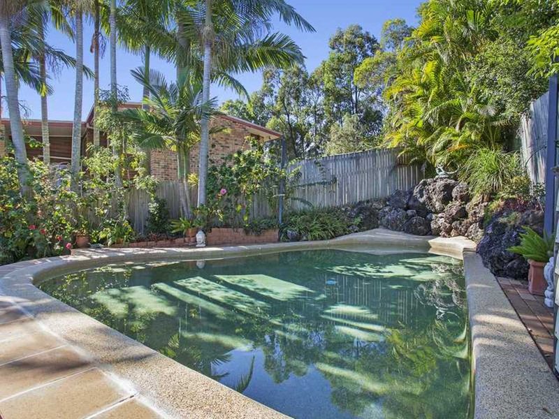 Photo - 7 Sefton Place, Robina QLD 4226 - Image 4