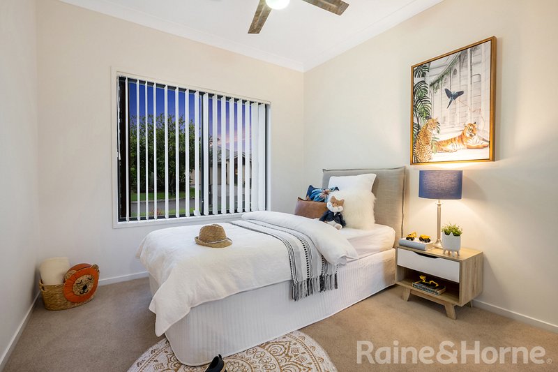 Photo - 7 Senior Close, North Lakes QLD 4509 - Image 13