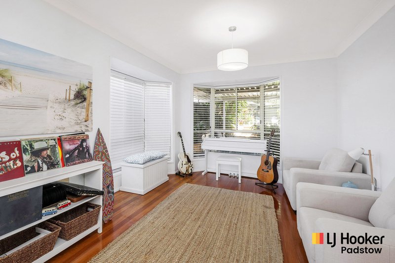 Photo - 7 Sewell Avenue, Padstow Heights NSW 2211 - Image 4