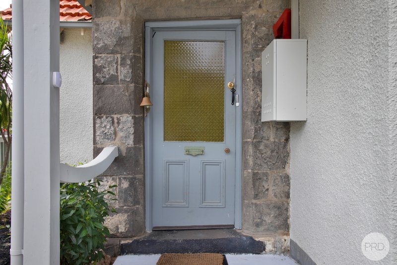 Photo - 7 Seymour Crescent, Soldiers Hill VIC 3350 - Image 3