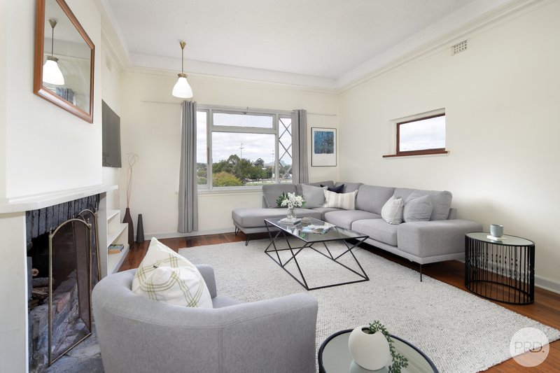Photo - 7 Seymour Crescent, Soldiers Hill VIC 3350 - Image 5