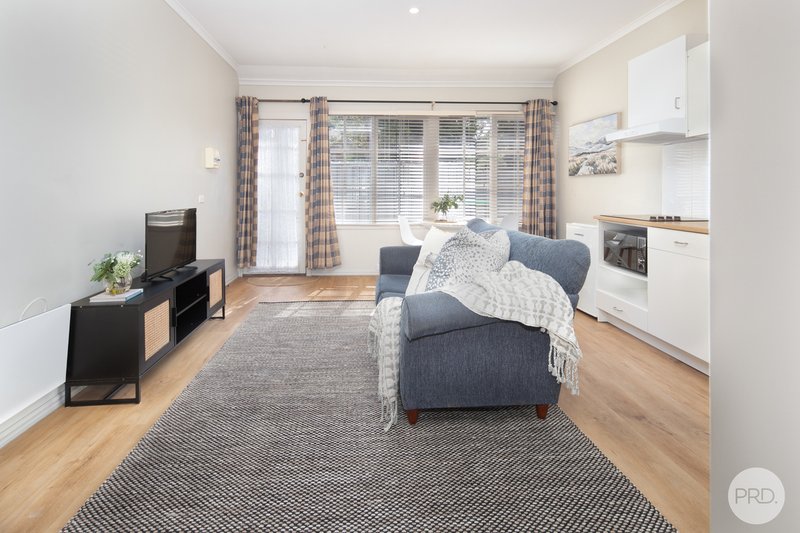 Photo - 7 Seymour Crescent, Soldiers Hill VIC 3350 - Image 16