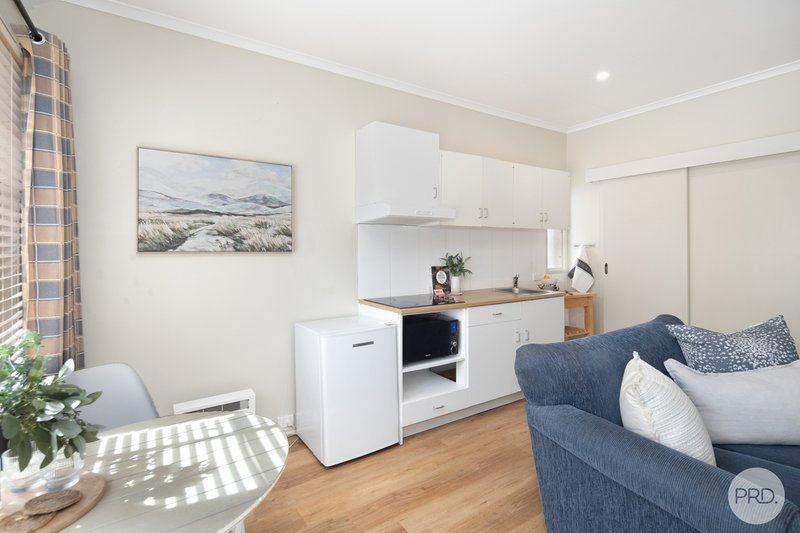 Photo - 7 Seymour Crescent, Soldiers Hill VIC 3350 - Image 19