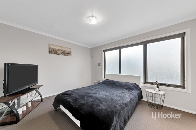 Photo - 7 Sheales Way, Epping VIC 3076 - Image 9