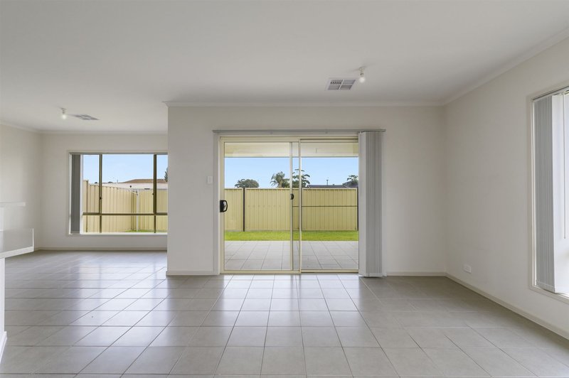 Photo - 7 Shell Street, Seaford Meadows SA 5169 - Image 9