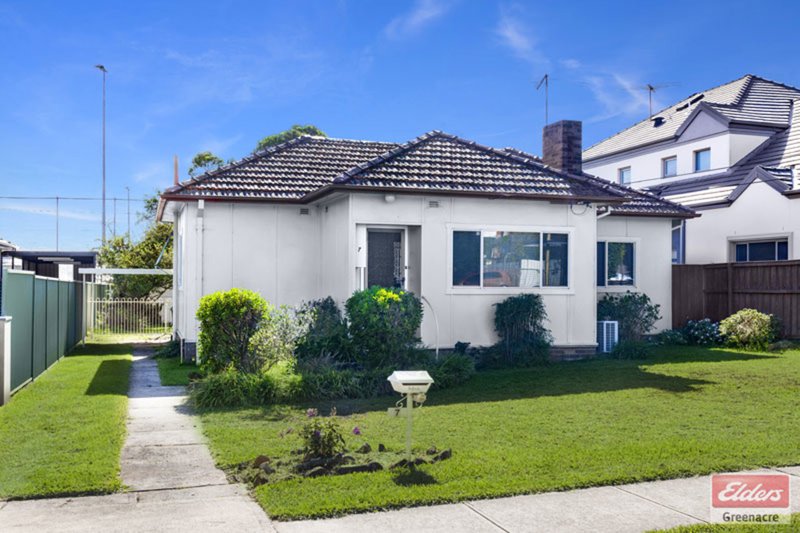 Photo - 7 Shellcote Road, Greenacre NSW 2190 - Image 5