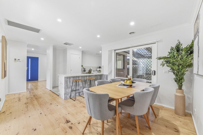Photo - 7 Shrubby Walk, Croydon South VIC 3136 - Image 2