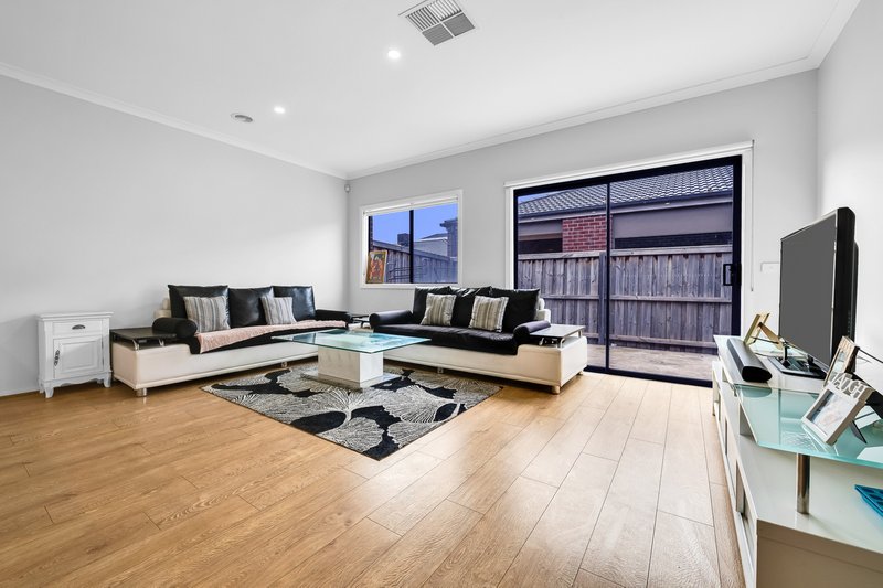 Photo - 7 Silano Avenue, Tarneit VIC 3029 - Image 5