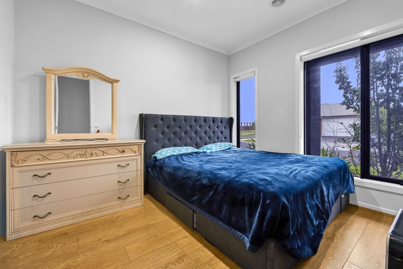 Photo - 7 Silano Avenue, Tarneit VIC 3029 - Image 7