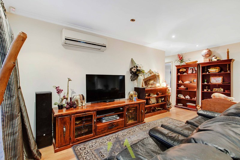 Photo - 7 Silver Avenue, Frankston North VIC 3200 - Image 4