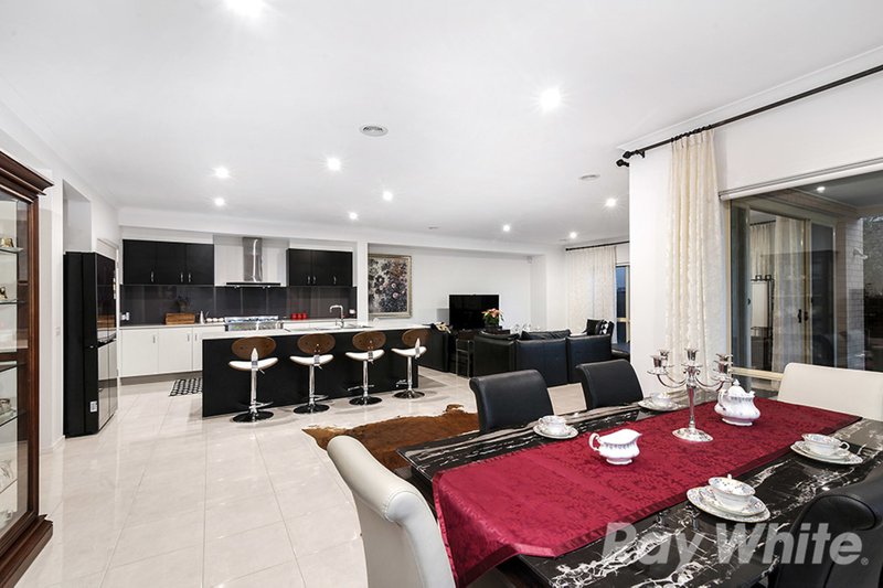 Photo - 7 Silvercrest Court, Keysborough VIC 3173 - Image 3