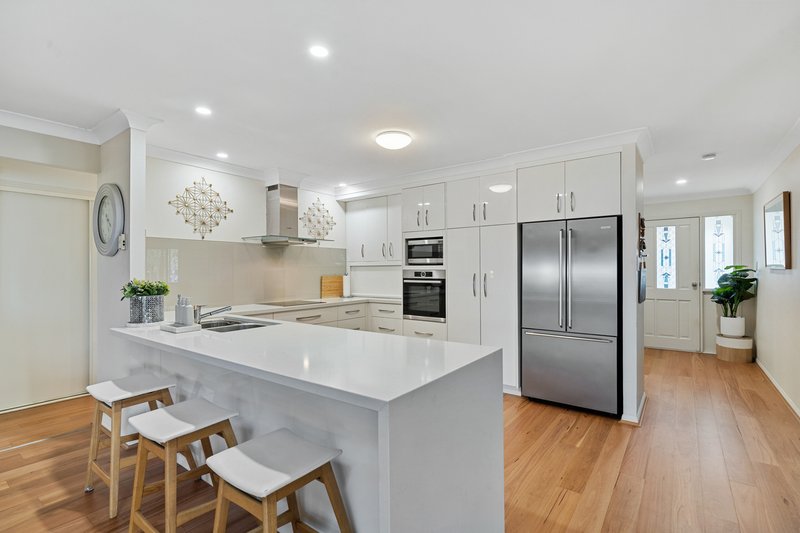 Photo - 7 Silvestro Place, Edens Landing QLD 4207 - Image 5
