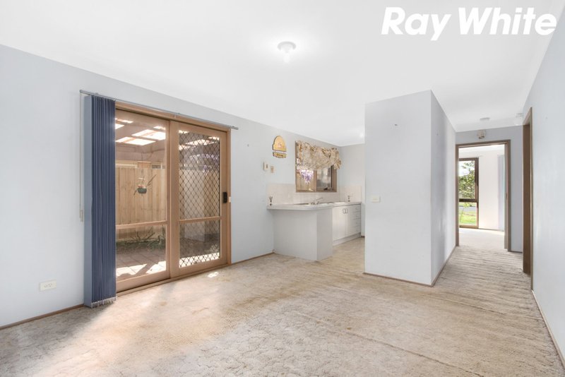 Photo - 7 Simon Drive, Pakenham VIC 3810 - Image 4