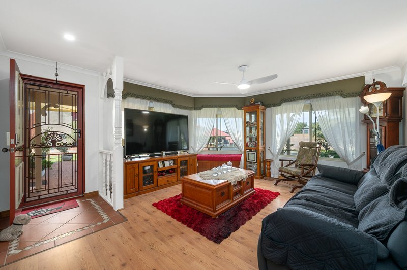 Photo - 7 Sinclair Close, Bunbury WA 6230 - Image 5