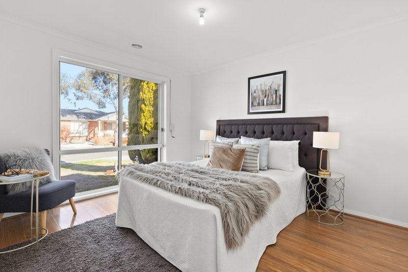 Photo - 7 Siret Court, Roxburgh Park VIC 3064 - Image 7