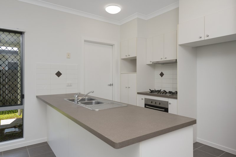 Photo - 7 Skardon Place, Kelso QLD 4815 - Image 3