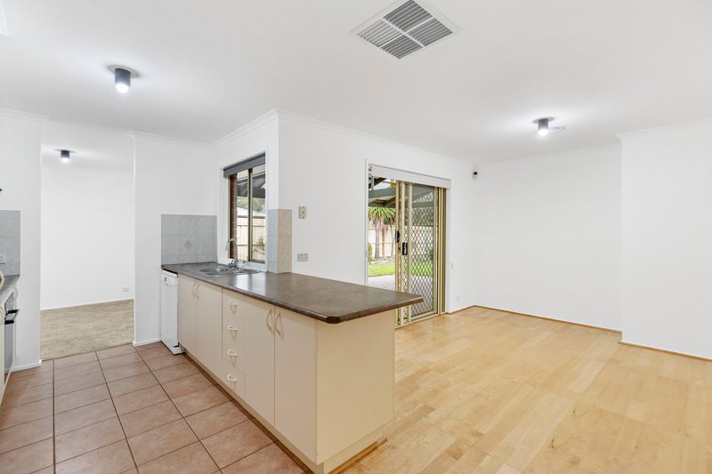 Photo - 7 Skye Court, Bayswater North VIC 3153 - Image 3