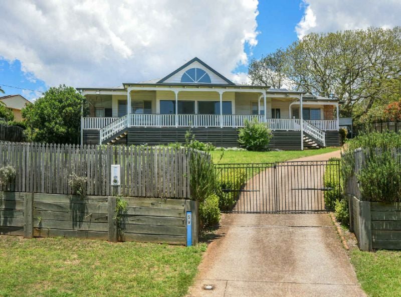 7 Skyline Drive, Blue Mountain Heights QLD 4350