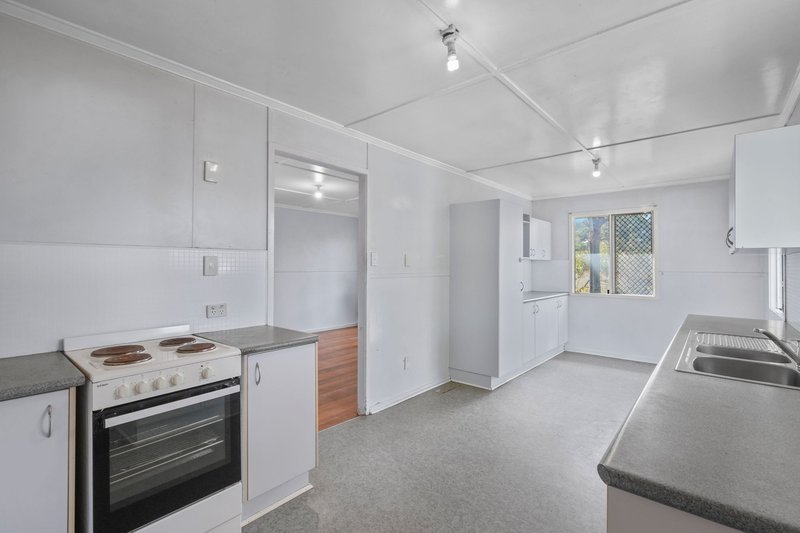 Photo - 7 Skyline Drive, Kingston QLD 4114 - Image 4